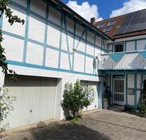 Charmantes Zweifamilienhaus mit großem Grundstück und Bauland - Hann. Münden