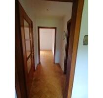 3 Zi. Wohnung in ZFH, OG, Gartennutzung, Stellplatz, GM, 495 € - Gummersbach Berstig Süd