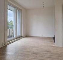 Helle Wohnung mit Balkon und offener Küche – bald bezugsfertig! - Halle (Saale) Halle-Neustadt