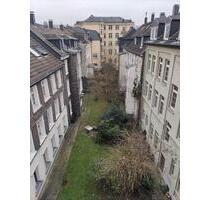 Charmante 4-Zimmer-Dachgeschosswohnung mit Holzböden und Gemeinschaftsgarten in Elberfeld - Wuppertal