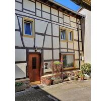 Einfamilienhaus mit großem Ausbaupotenzial in Bonn-Lannesdorf