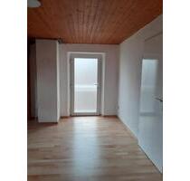 Kleine 1-Zimmer-Dachgeschoßwohnung in Reihenhaus - Grafrath