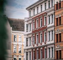 hochwertig saniert: 3 Zimmer, Bad mit Wanne & Dusche, Einbauküche, Balkon - Leipzig Ost