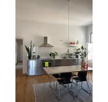 Helle Altbauwohnung in Kreuzberg zu vermieten - Berlin Neukölln