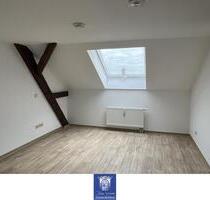 Individuelle und zentral gelegene Dachgeschoss-Wohnung mit offener Küche! - Bischofswerda