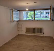 1-Zi. Souterrain Appartement, U-Bahn 