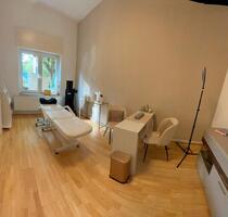 Kosmetik Raum - 300,00 EUR Kaltmiete, in Alfter (PLZ: 53347)