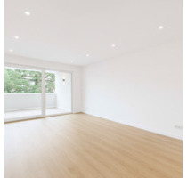 4,5-Zi.-Whg. + Balkon u. Parkplatz, frisch renoviert in Metzingen