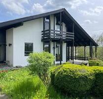 Privatverkauf: Architektenhaus mit traumhaftem 2.600qm-Garten - Sonnefeld