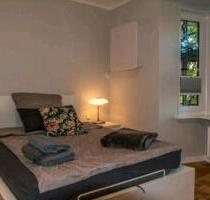 große Zimmer in 2 WG Nähe Olympiapark - München Am Riesenfeld