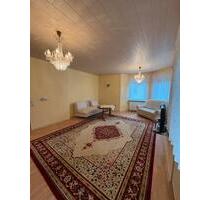 Gießen! Möbelierte 3-Zi.-Wohnung mit Einbauküche - Frankfurt am Main Mitte-Nord