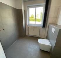 3 Zimmer ZEVEN zentral - frisch saniert ! BALKON + PARKPLATZ