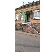 Riegelsberg, Einfamilienhaus - 900,00 EUR Kaltmiete, ca.  145,00 m² in Riegelsberg (PLZ: 66292)