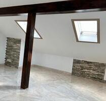 Schöne Dachgeschosswohnung - 740,00 EUR Kaltmiete, in Salzweg (PLZ: 94121)