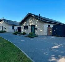 Schönes Ferienhaus mit Sauna am Harkebrügger See Nähe Oldenburg - Barßel