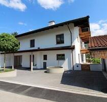 Exklusiv ausgestattetes Büro - 640,00 EUR Kaltmiete, ca.  32,00 m² in Stephanskirchen (PLZ: 83071)