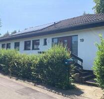 Winkelbungalow mit modernster Haustechnik auf 2.000 m² Grundstück - Vettelschoß