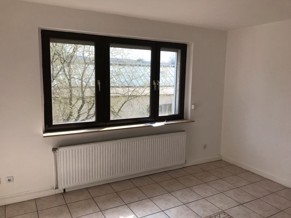 3 Zimmer Küche Diele Bad - 510,00 EUR Kaltmiete, ca.  67,00 m² in Schwelm (PLZ: 58332)