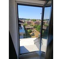 2RW, Dachgeschoß, Balkon, Fußbodenheizung, neu saniert - Aschersleben