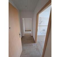 Neu sanierte 2-Raum-Wohnung mit großem Balkon - Nottertal-Heilinger Höhen