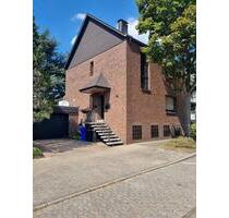 Von Privat: Zweifamilienhaus in bester Lage! - Krefeld Benrad