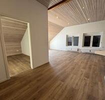 Dachgeschoss-Charme in Hochstetten- Frisch Sanierte 2 Zimmer Wohnung +Terasse & Garten - Kirn