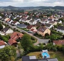 Herrschaftliches Hanghaus mit Aussicht in idyllische Natur - Mistelgau