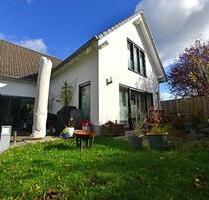 Exklusive 3-Zimmer-Maisonette mit Terrasse und Garten in Top-Zustand - Hennef (Sieg)