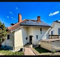 Über Maklerin! Reihenendhaus mit PV-Anlage in Altrip zu verkaufen