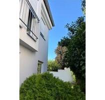 Repräsentative Doppelhaushälfte in Laufamholz-Freiland - Nürnberg Erlenstegen