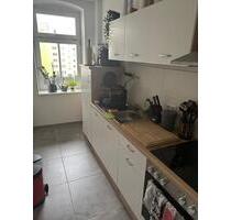 Sanierte 3 Raum-Wohnung mit EBK, Balkon und Personenaufzug - Chemnitz Altendorf