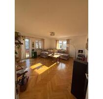 Große 4-Zimmerwohnung mit Balkon und großem Garten - nicht möbl - Hohenbrunn