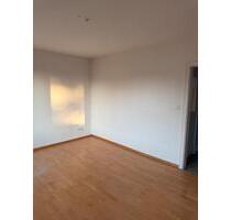Schöne 3 Zimmerwohnung, lichtdurchflutet, inkl. Balkon - Isernhagen