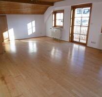 Wohnung DG 3 Zimmer - 750,00 EUR Kaltmiete, ca.  65,00 m² in Deggendorf (PLZ: 94469)