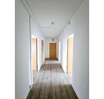 * sanierte 3 Raum mit Balkon im Zentrum * Fahrstuhl vorhanden - Zwickau