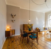 Bezugsfrei! 2-Zi-Altbauwohnung mit Dielen & Möblierung – 58m² – p - Berlin Mitte