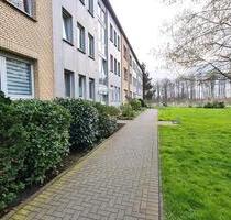Lichtdurchflutete 2 Zimmer Dachgeschosswohnung - Krefeld Fischeln