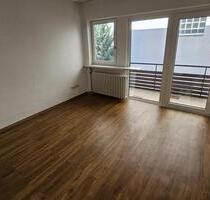 Freundliche 3 Zimmer Wohnung mit Balkon und Terrasse in Eberbach