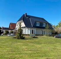 Ein großes Einfamilienhaus mit Einliegerwohnung - Stockelsdorf