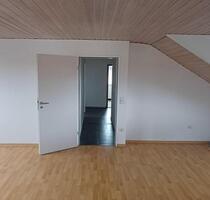 2 Zimmer DG-Wohnung zu vermieten - Bietigheim