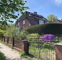 Doppelhaushälfte mit Pool, Garage & Carport in Potsdam-Eiche