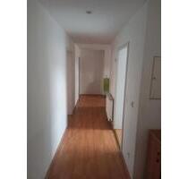 3 Raum Wohnung - 600,00 EUR Kaltmiete, ca.  85,00 m² in Waltershausen (PLZ: 99880)