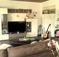 Schöne Hochparterrewohnung mit Einbauküche in ruhiger Lage - Völklingen