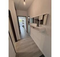 Renoviertes 1-Zimmer-Apartment mit Balkon & TG-Stellplatz Uni-Nah - Gerbrunn