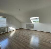 Schöne moderne Dachgeschoss-Wohnung mit Einbauküche für Einzelperson - Mayen