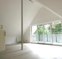Helle sonnige 2-Zimmer-Dachgeschosswohnung mit Balkon - Werdohl