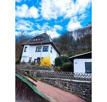 Schönes Einfamilienhaus mit großem Garten, Sauna & Nebengebäuden - Sonneberg