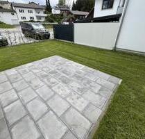 Imposante 5-Zimmer-Maisonette-Wohnung mit großer Terrasse und Garten inkl. Einbauküche, Tiefgarage und Außenstellplatz (Whg 10) - Reischach