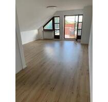 2,5 Zimmer DG Wohnung mit zwei Balkonen, Garage und Keller - Ostfildern