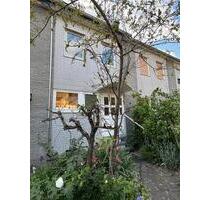 Reihenhaus mit Potenzial - 950,00 EUR Kaltmiete, ca.  85,00 m² in Grevenbroich (PLZ: 41515)